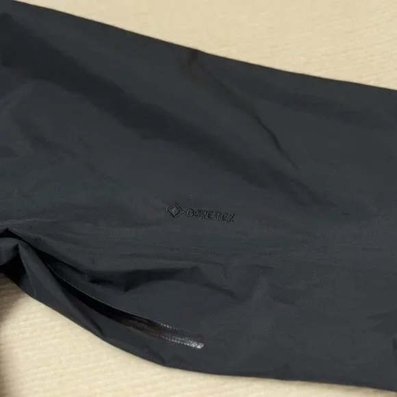 Arc'teryx Beta LT Series Black Rain Jacket
